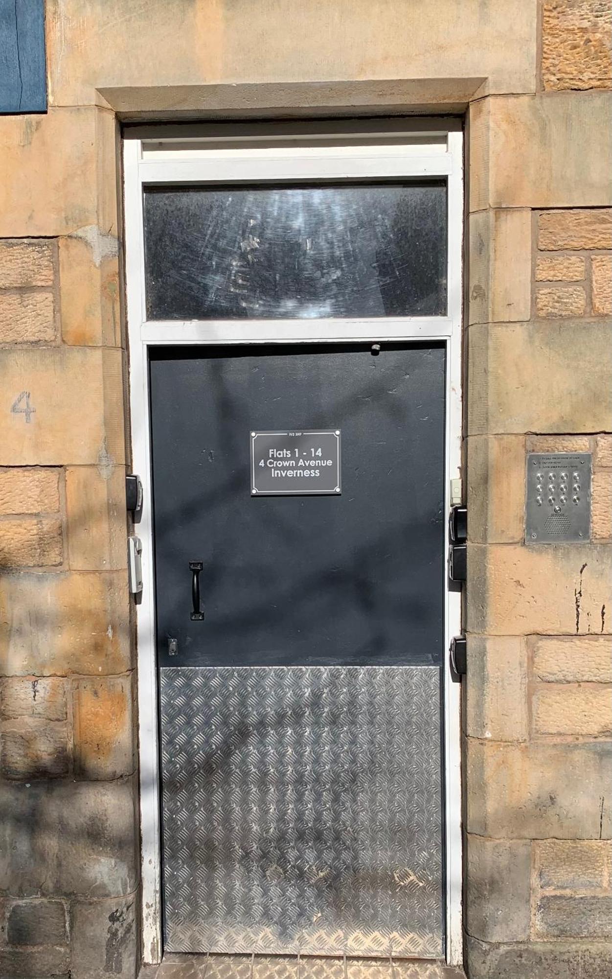 No 10 Immaculate City Centre, Top Floor 2 Bed Flat With Free Parking Inverness Exterior photo